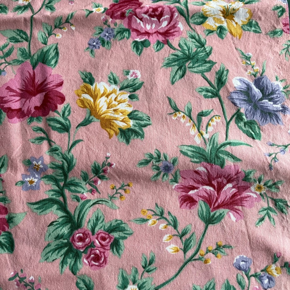 Cotton Quilt Fabric~Bubblegum Pink Roses Floral